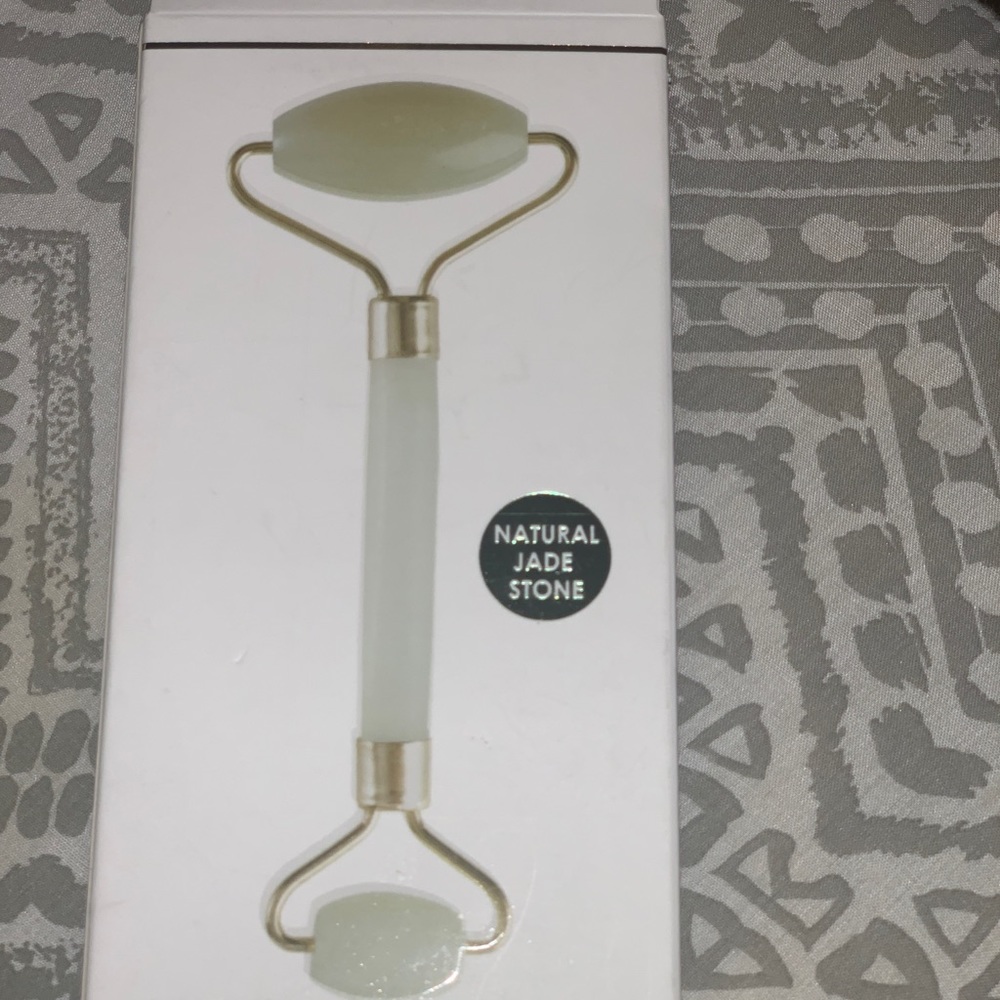 Jade facial roller